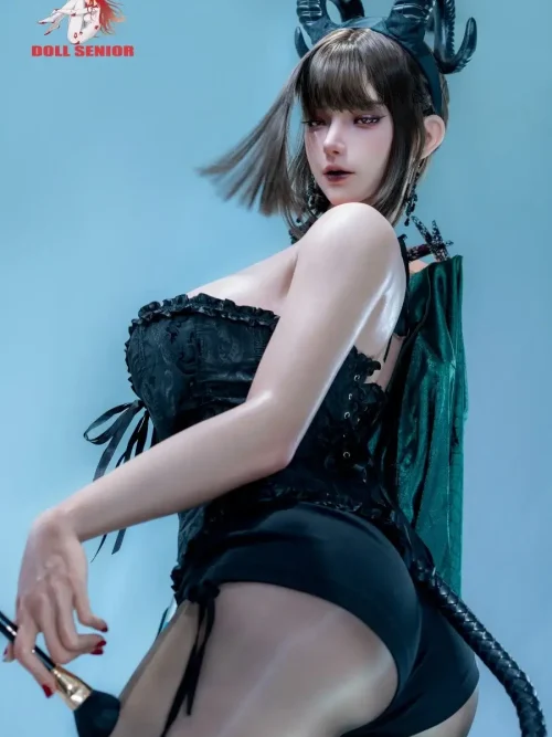 Capricorn Silicone 170cm G-Cup Doll Senior (15)